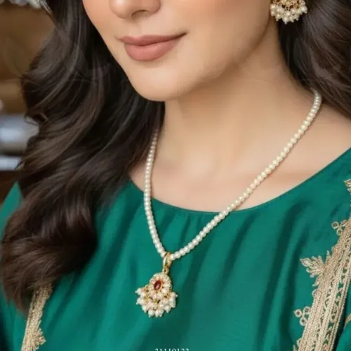 Estuary Petite Floral Necklace Set - Product Image