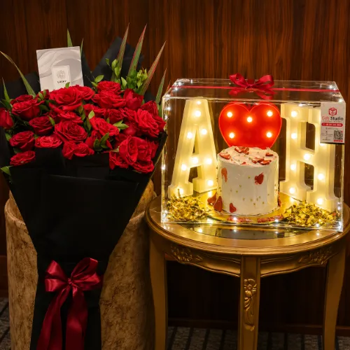 Acrylic Cake &amp; Red Rose LED Gift Hamper