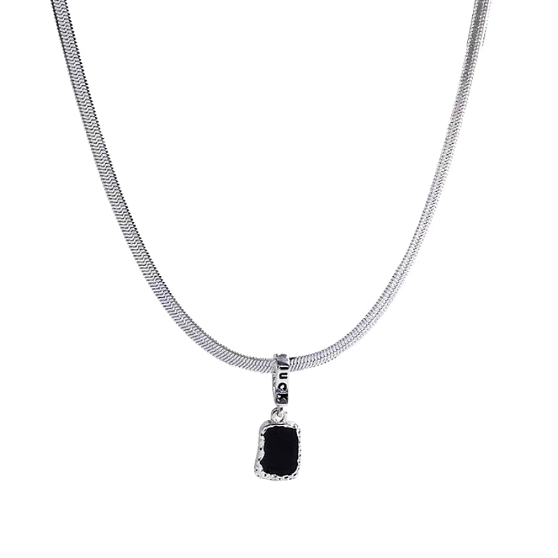 Black Pendant Necklace 
