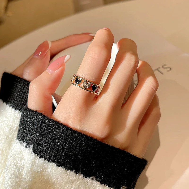 Heart Pattern Band Ring