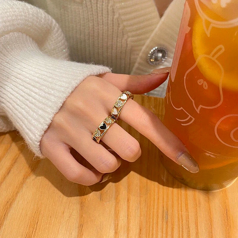 Heart Pattern Band Ring