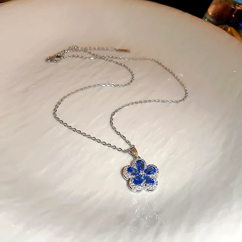 Luxury Blue Flower Pendant Necklace