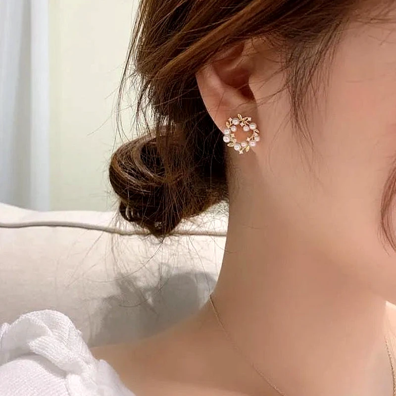 Pearl Wreath Stud Earrings
