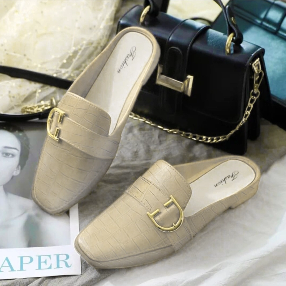 Rubber soft crocodile pattern shoes with Buckle