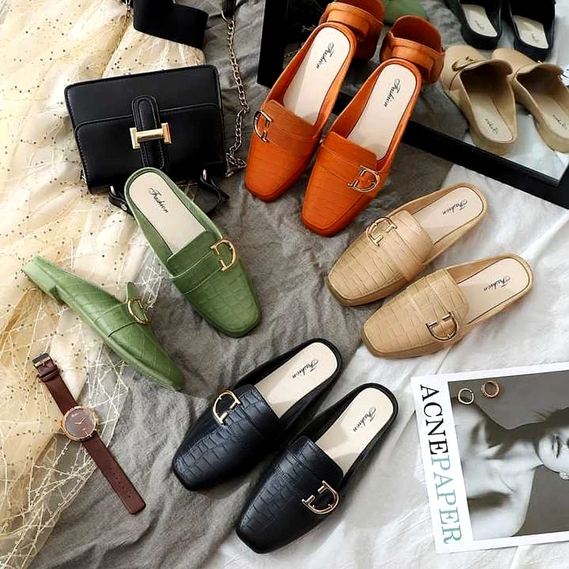 Rubber soft crocodile pattern shoes with Buckle