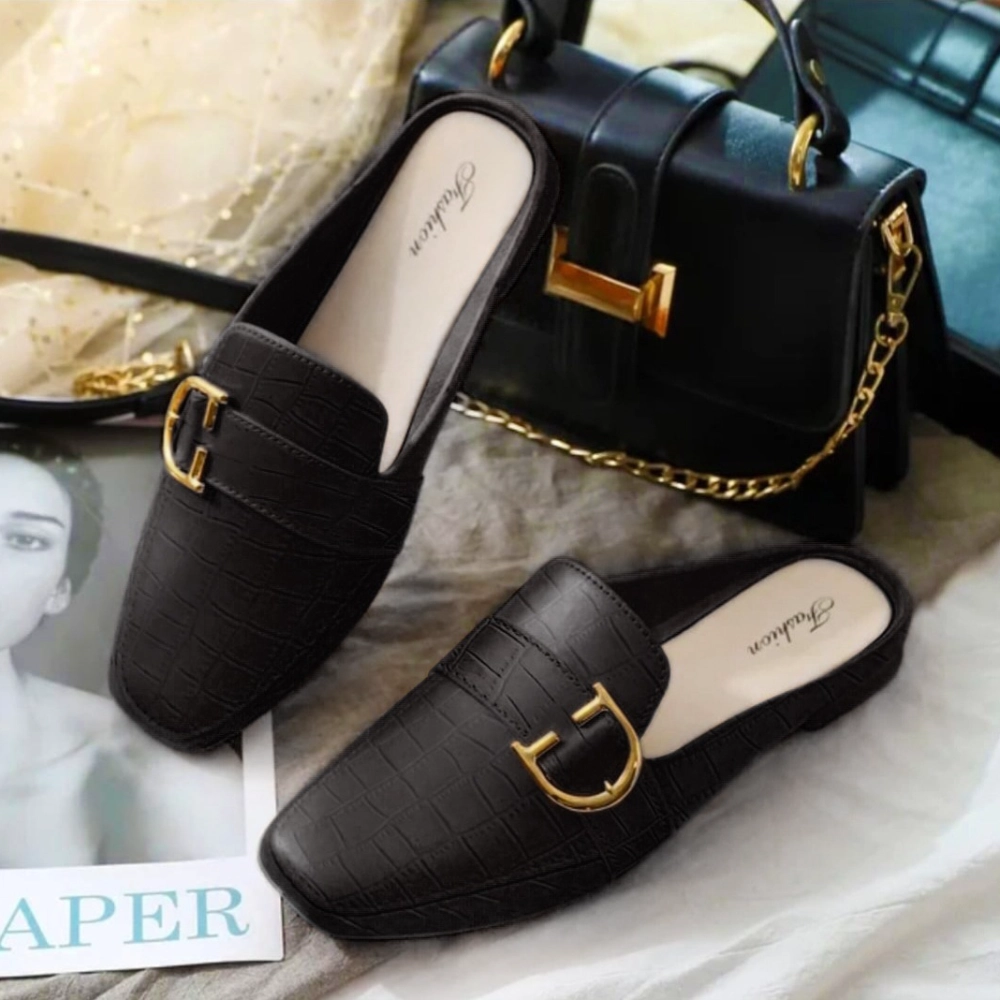 Rubber soft crocodile pattern shoes with Buckle