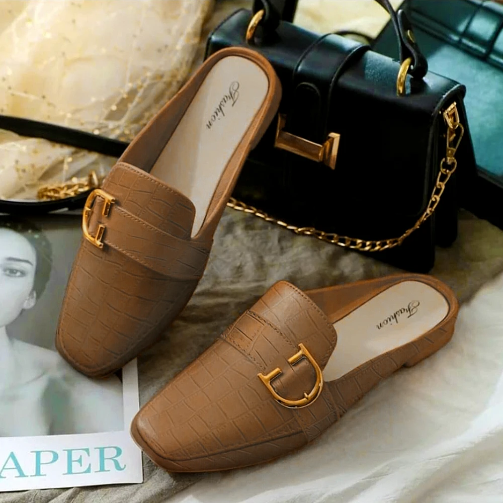 Rubber soft crocodile pattern shoes with Buckle