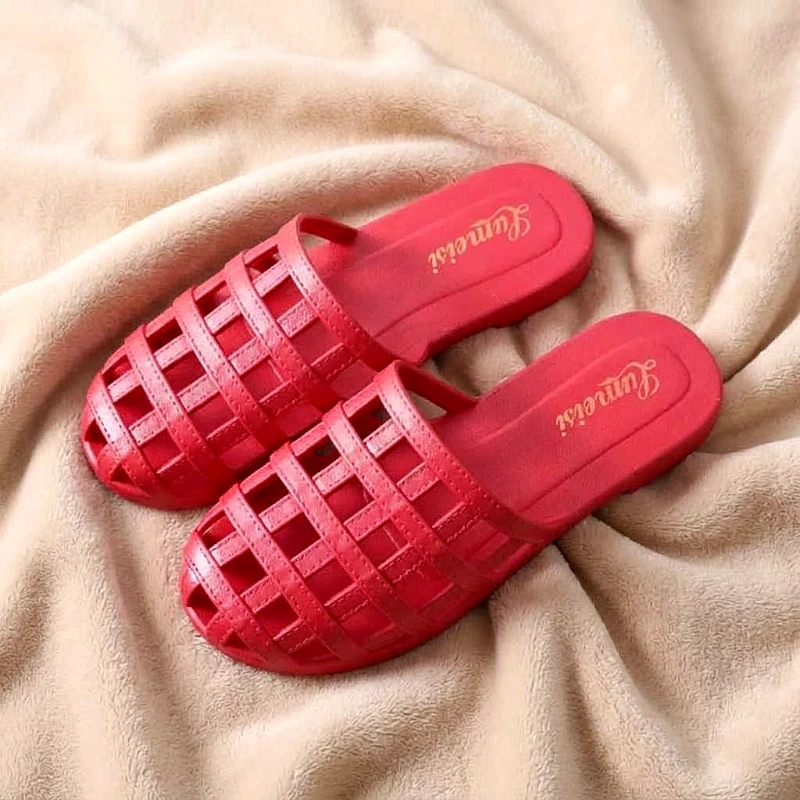 Rubber Soft grid design cut shoes
