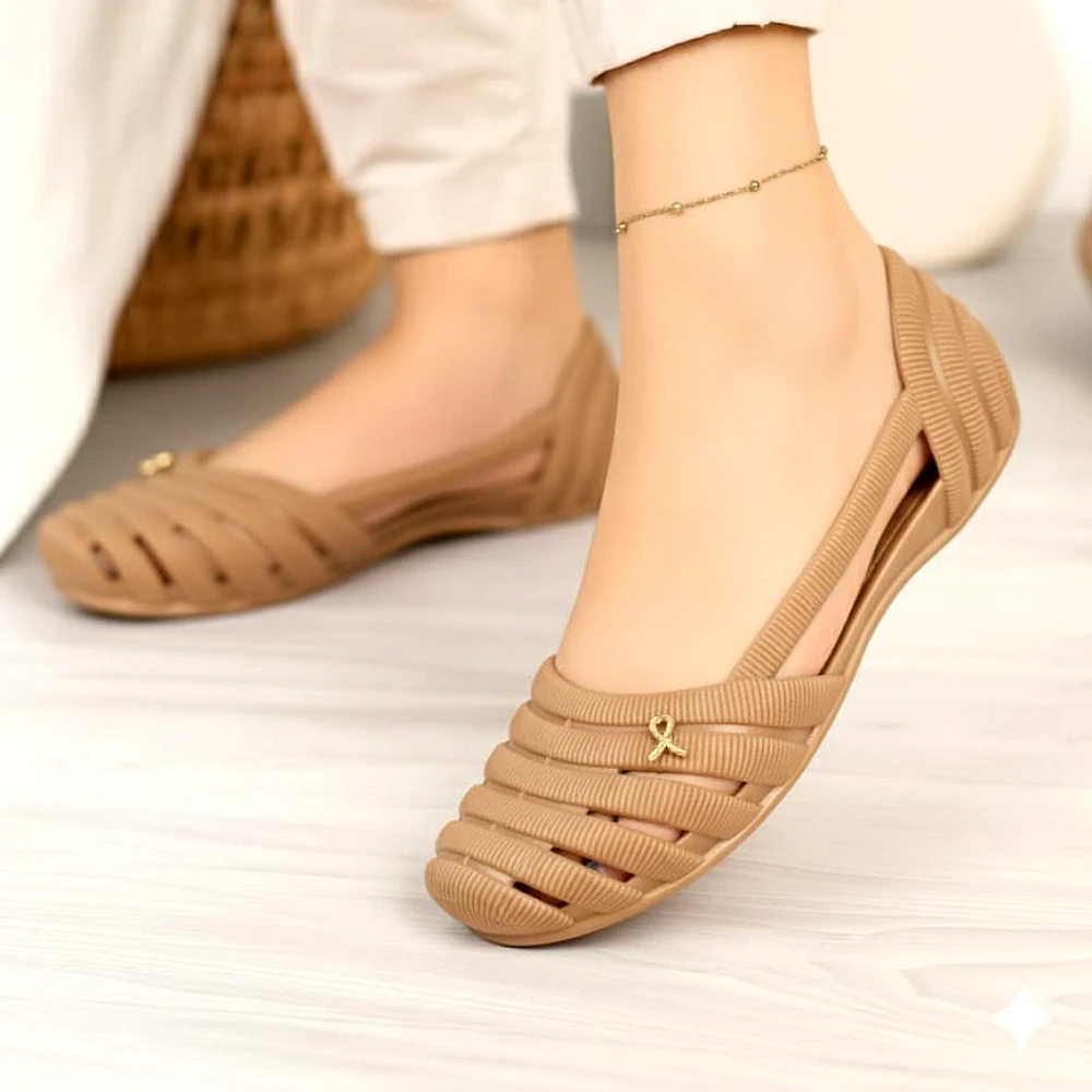 Soft Bloom straps shoes