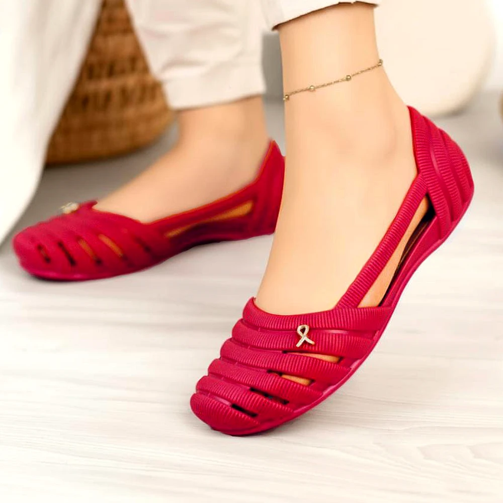 Soft Bloom straps shoes