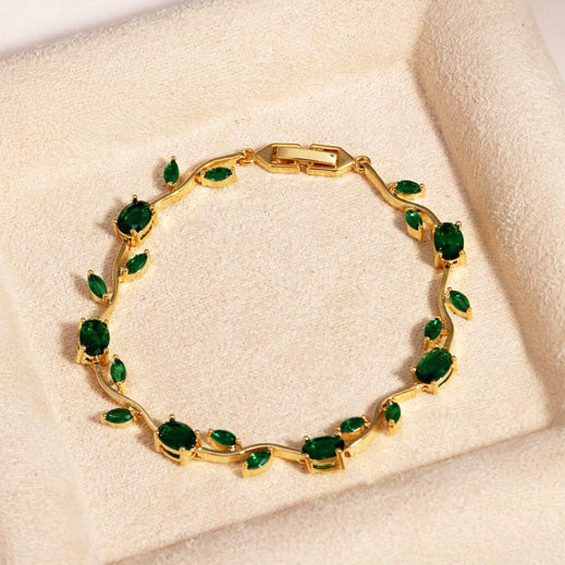 Viral Tulip Green Diamond Gold Bracelet 